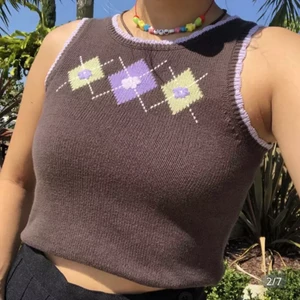 Sleeveless sweater  - Cute and soft sleeveless sweater great for fall! The details are really cute