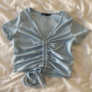 Blå topp - Blå topp från boohoo