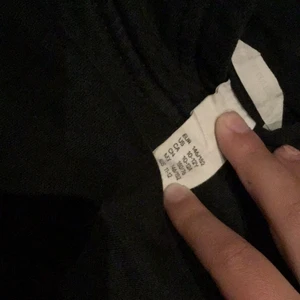  hoodie strl 10-12 yrs/146/156 - basic black hoode from ganic cotton, har en ficka på hoodien och en luva❤️