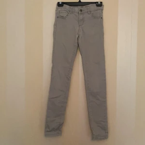 Beiga jeans - Beiga tajta jeans