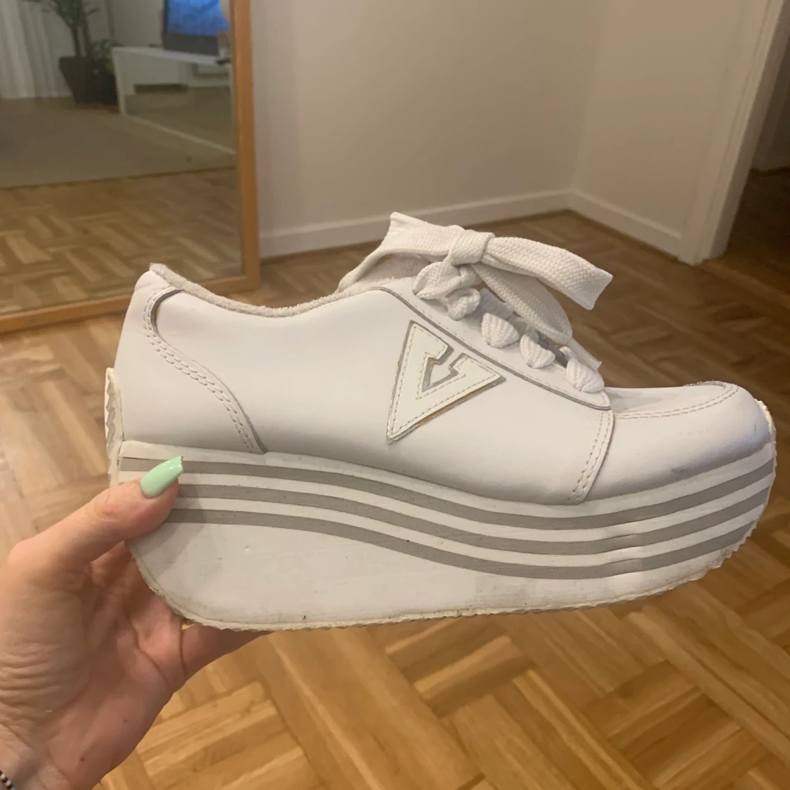 Volatile sneakers 37 - 90