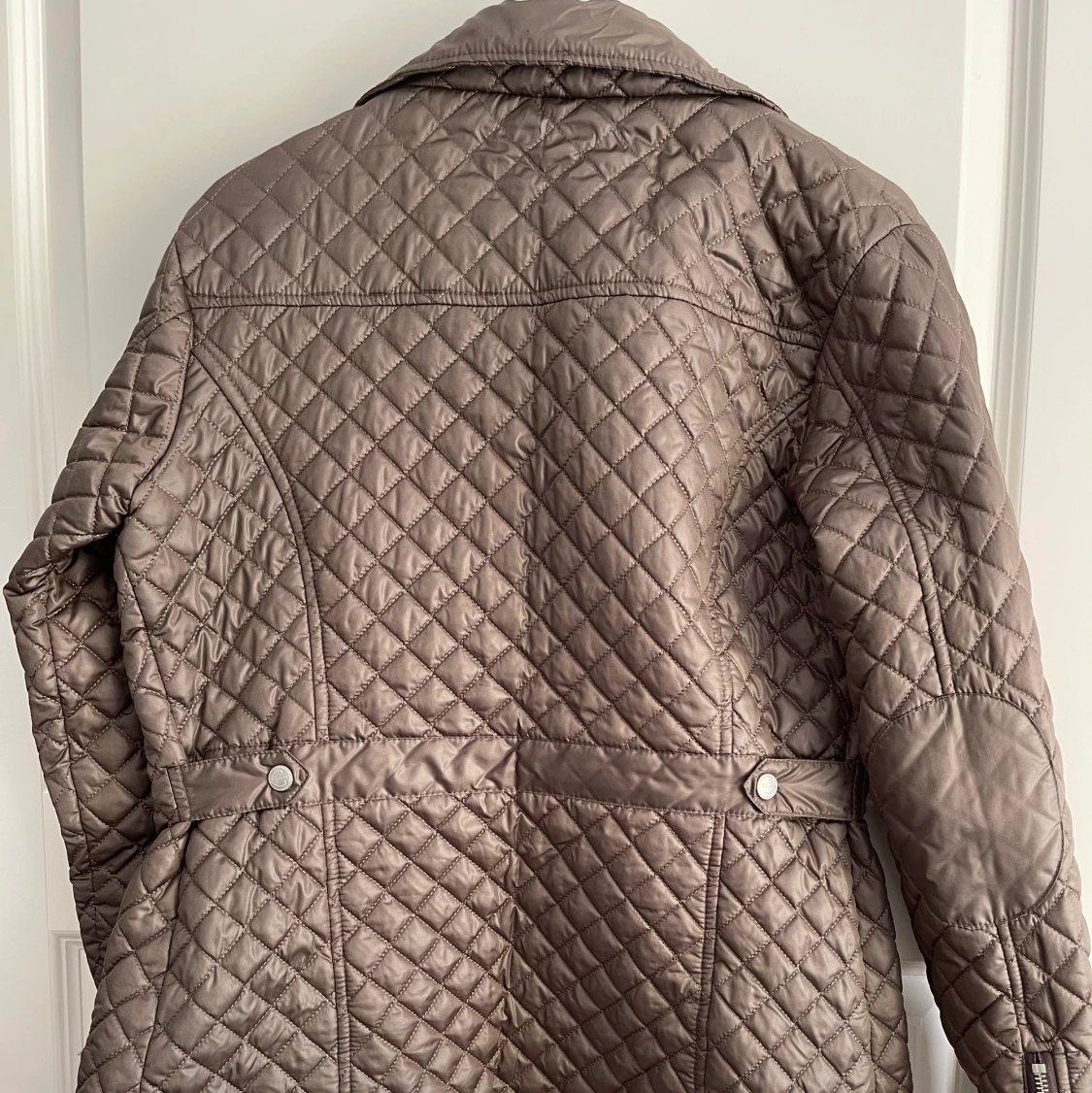 Ridjacka med mycket detaljer - 90