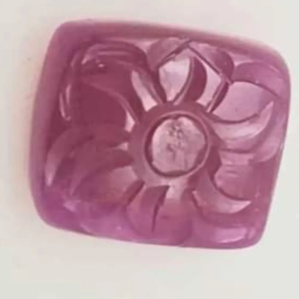Naturlig äkta   ädelsten handgjord  Rubin blomma 10mm×11mm 6.40ct. Accessoarer.