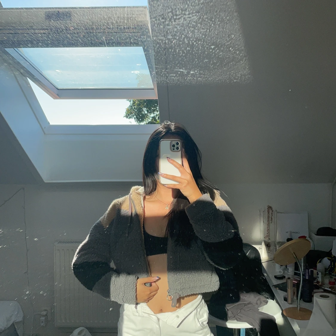 Hollister Jacka - 90