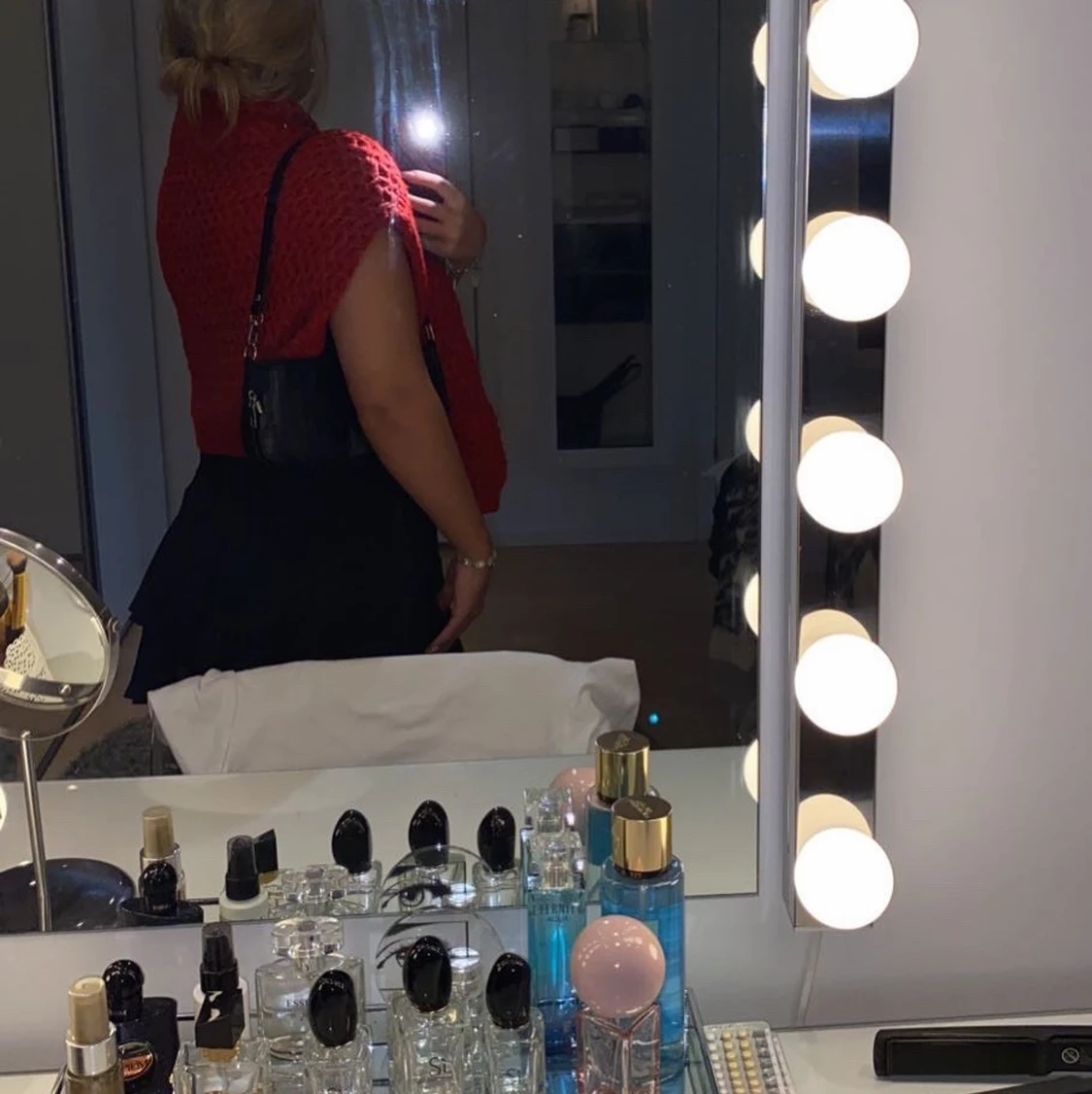 Röd stickad tröja - 90