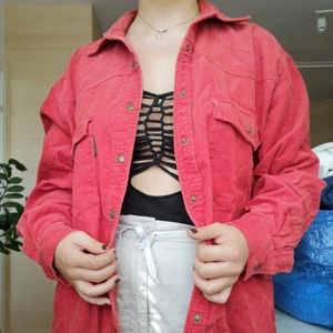 Manchesterskjorta  - Röd manchesterskjorta i jättefint skick