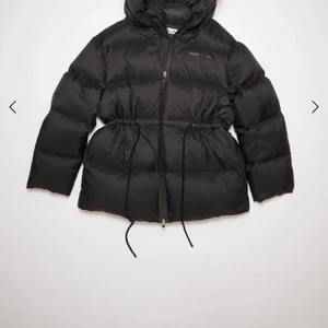 Acne jacka - SÖKER  - SÖKER! Någon som har denna jacka från Acne att sälja? Strl xs eller s. 