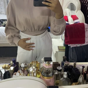 Så fin zara tröja som är helt slutsåld  - Så fin och helt ny. Det är Zara limited countor colection som är så fin och slutsåld överallt. Har tyvärr inte kommit till användning. Pris kan alltid diskuteras