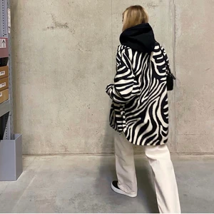 Jacka  - Älskar denna jackan, men har en liknande så denna kan hamna hos någon som använder den mer! Frakt tillkommer. 