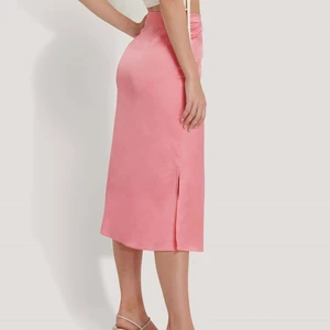 Satinkjol - 40% ❗️Riktiga färgen syns mer på mittenbilden! Använd 1 gång, från HOSS x nakd