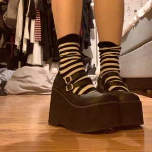 Demonias  - INTRESSEKOLL!! Vet inte om jag vill sälja, men behöver pengar👀