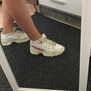 Levisskor✨ - Mycket använda. Över 1 år gamla✨