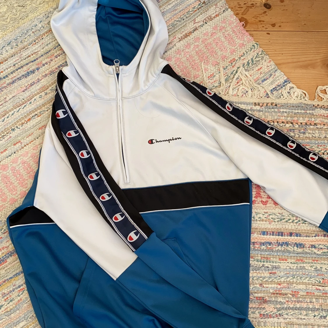 Champion hoodie  - 90