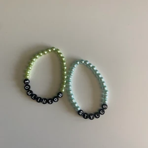 Armband - Säljer dessa Louis och Harry armband. 10kr st. 
