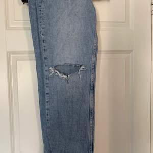 Blå vida jeans från Gina, storlek 40