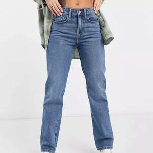 Mid Rise jeans från asos, använda Max 2 gånger men säljer för de inte passar så bra 💓