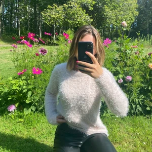 Tröja från Gina - En ljusrosa, Fluffig och varm tröja. Använd.