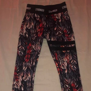 Stronger byxor  - Jätte fina stronger byxor i storlek S (använda ett fåtal gånger) nypris är 799