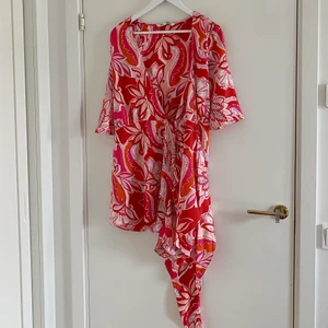 Supercool klänning ! 🌟 - Säljer denna supercoola klänningen från Zara i storlek S. Köparen står för frakt❤️🌟