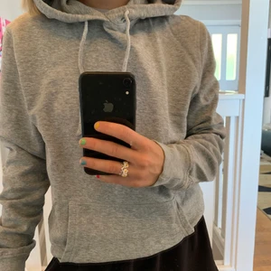 Grå hoodie  - Grå hoodie från Hm i storlek S/M