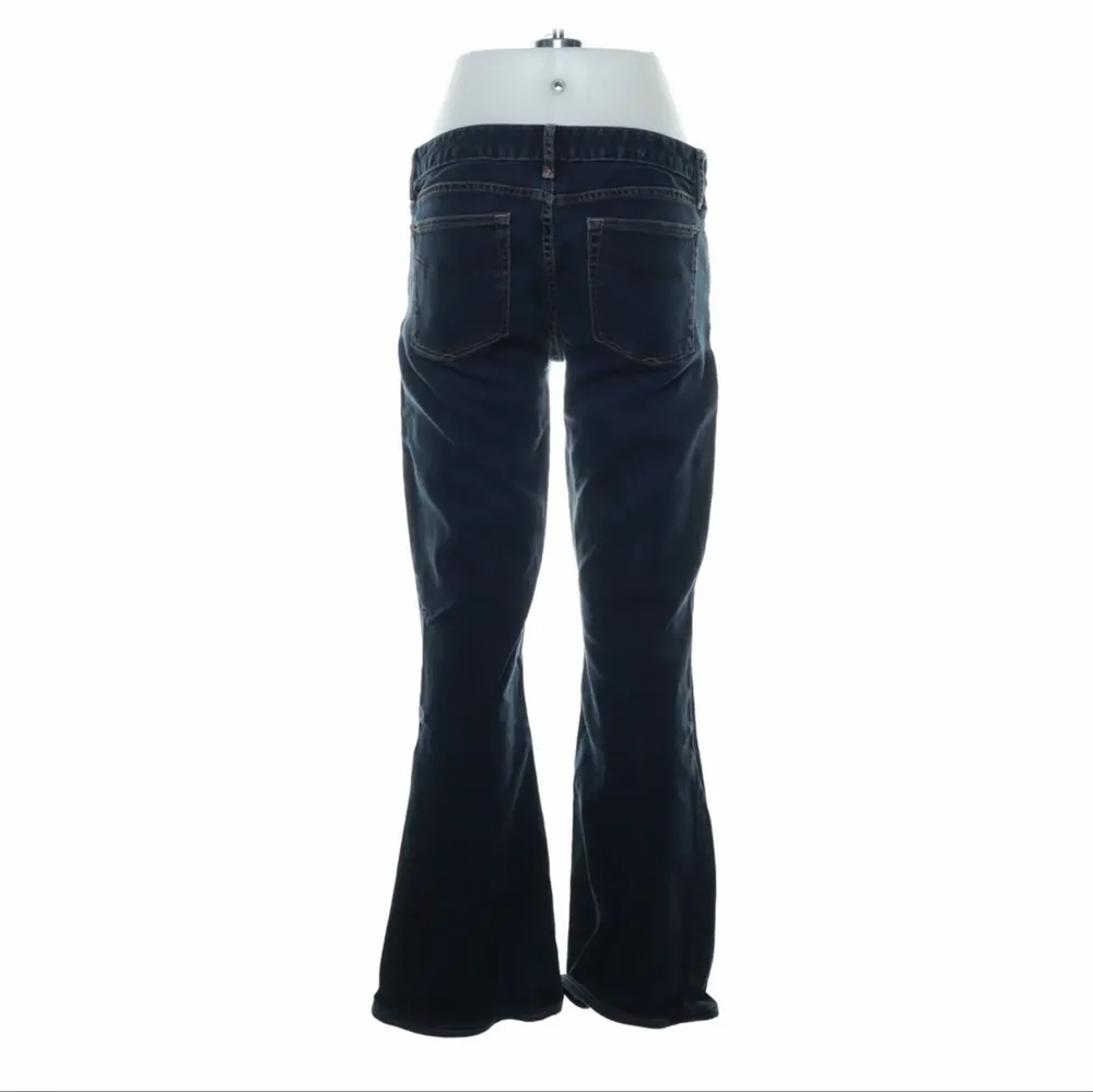 Assnygga gap jeans i w 29 !! passar nog en upp till ca 165 ! Har inga bilder på för de passar inte i längden. Men kan skicka mått !! ❤️  buda . Jeans & Byxor.