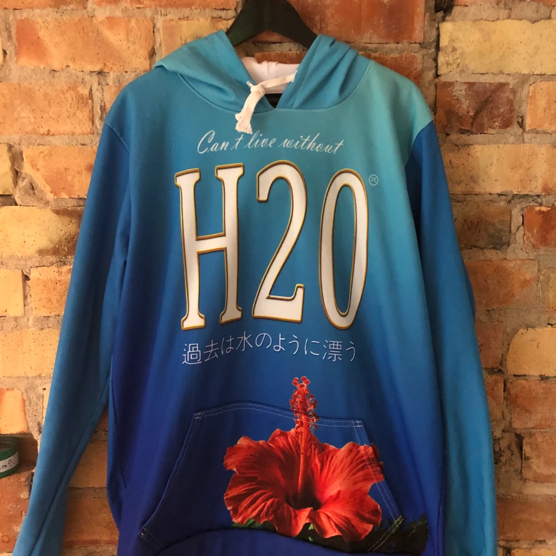H2O hoodie! Använd 1 gång