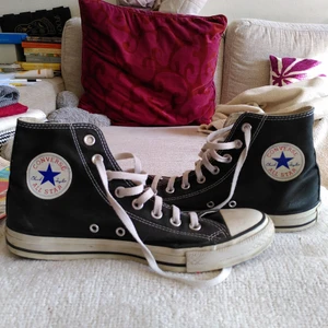 Converse strl 41,5 - Converse Höga strl 41,5. 