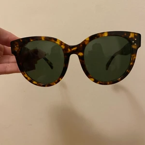 Celine glasögon  - Fina bruna Celine glasögon, stora bågar 