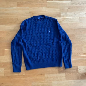 Gant tröja  - En marinblå stickad Gant tröja 