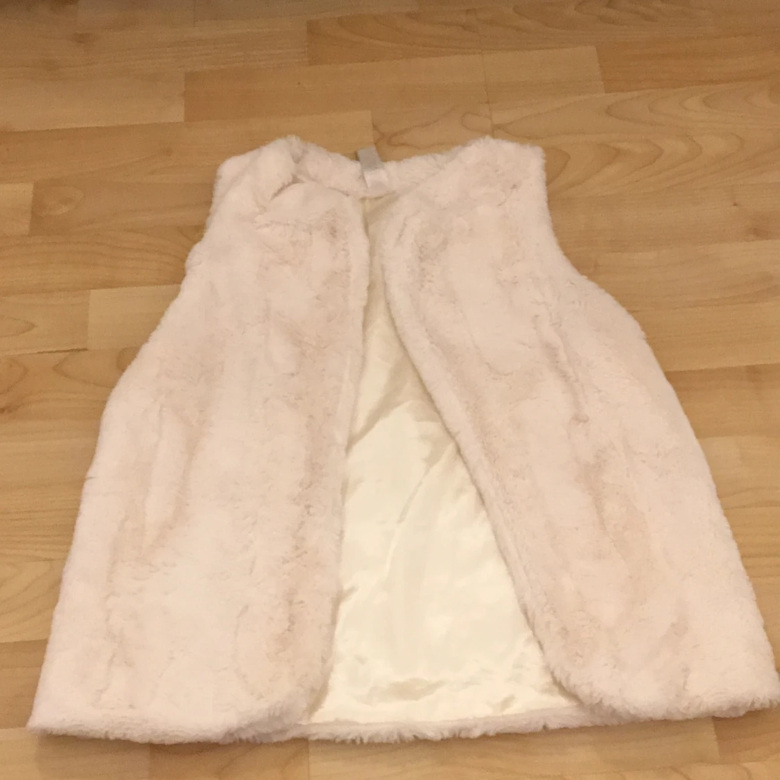 Jacka med skön material  - 90