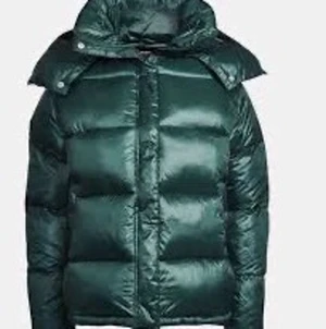 Bik Bok jacka stl xs - Säljer nu min Bik Bok jacka stl xs pga att den e för stor. Köpte den på Plick för 1000! Ingen luva💕 Buda i kmt! HAR BUD PÅ 1200!! Direkt pris 1500