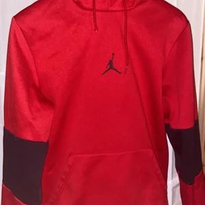 AIR JORDAN TRÖJA M  - Air Jordan Tröja Strl. M Ny Pris 600