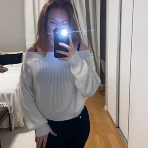 Stickad off shoulder - Storlek S/M. Så skön! Längre ärmar🥰 stickad