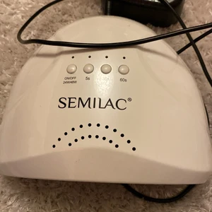 uv lampa  - jag säljer den göra för ett billigt pris men jag köpte den ganska dyr ;)