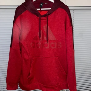 Adidias Hoodie L - Röd adidas träningshoodie 