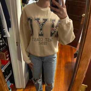 Ny tröja  - Köparen betalar för frakten 