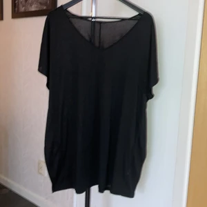 Tröja stl xs  - Svart oanvänd tröja från Kapp Ahl 