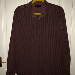 Men’s ted baker shirt in great condition colour burgundy size S long sleeve shirt 