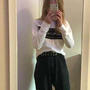 Gant tröja - Säljer nu denna Gant tröja i storlek 146-152 för 90 kr, den är använd en få tal gånger och säljer då den är förlåten för mig och inte min stil <33