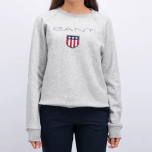 Gant tröja  - Säljer min gant tröja pga att den är för liten. Använd ca 2 gånger. Tvättas innan den skickas. Skickar film bevis när jag postar den! Nypris 699kr nu 200kr 