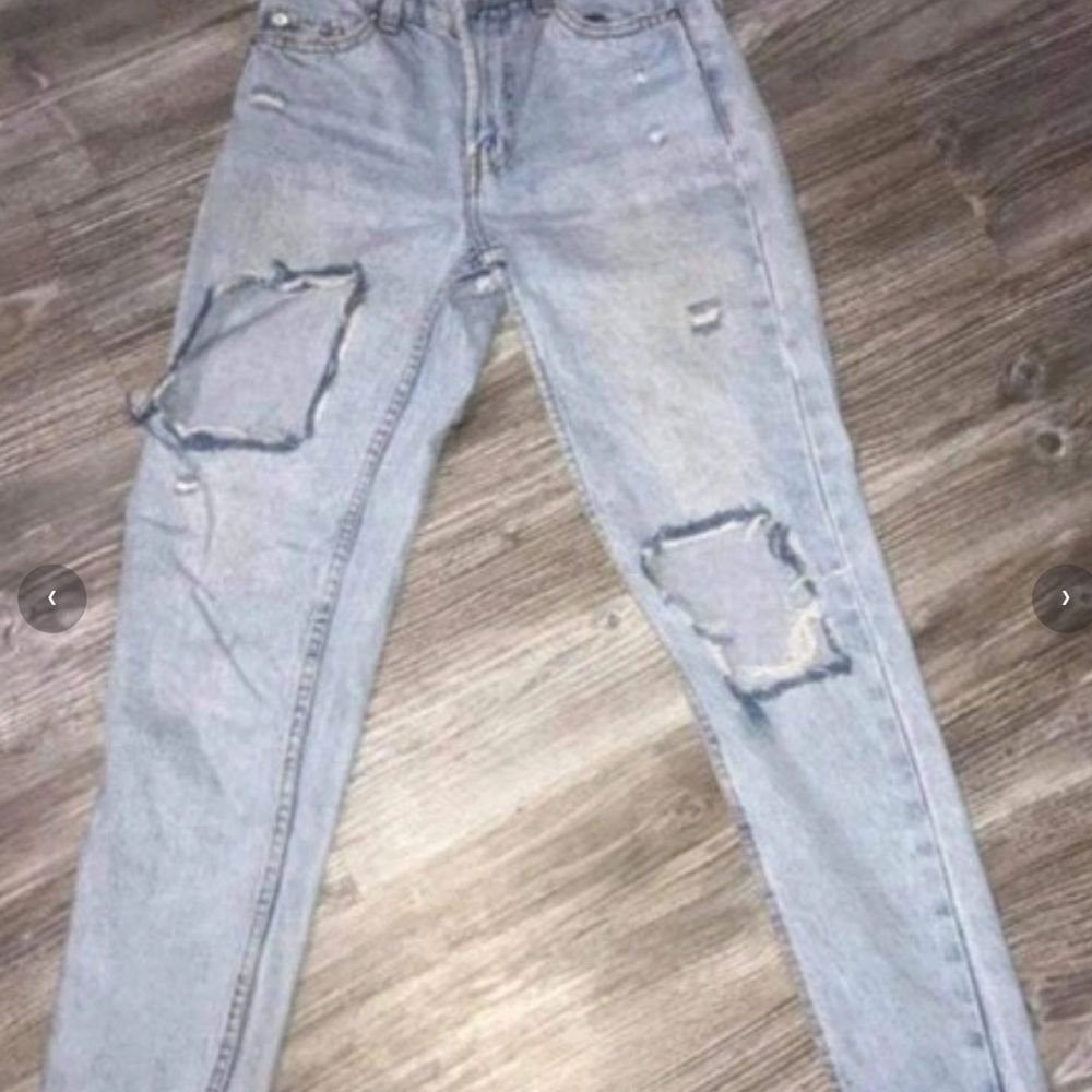 Jätte fina ljusblå jeans från berskha :) 150kr - priset kan diskuteras vid snabbt affär ;) . Jeans & Byxor.