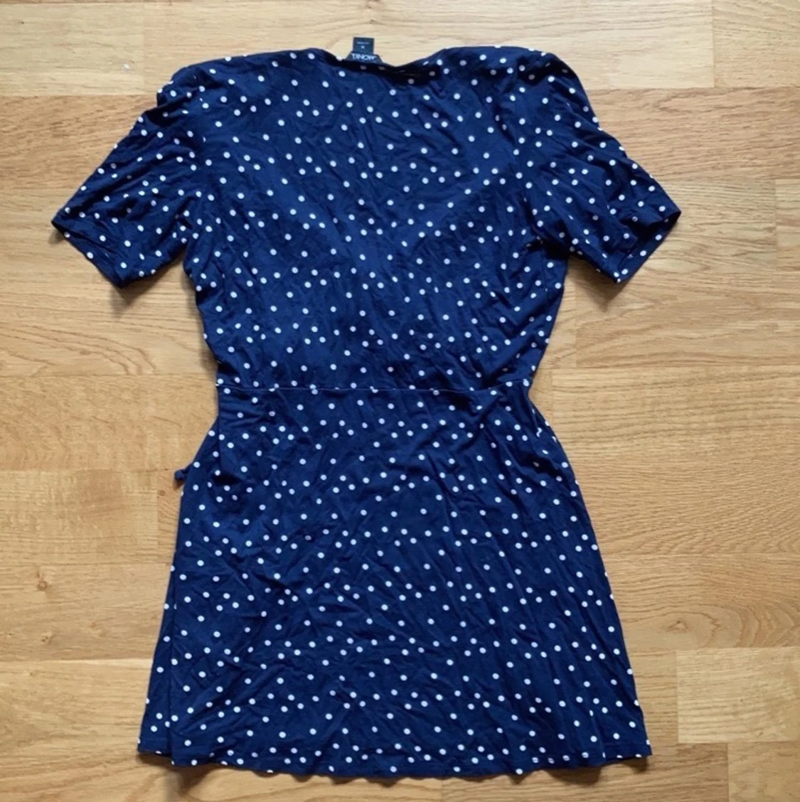 Ny sommarklänning med omlott från Monki - 91