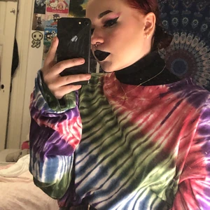 Tiedye!  - Stor jätte fin tiedye tröja som också går att använda som klänning! Använd 1 gång så den är i ett jätte fint skick!