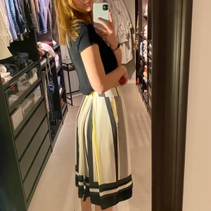 💓 Kjol 💓 - En såå fin kjol ‼️❤️ frakten tillkommer 