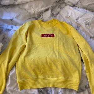 Tjockare tröja ifrån nakd  - I fint skick 