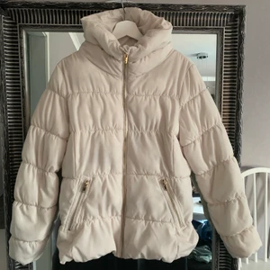 Jacka - Köparen står för frakt , fint skick