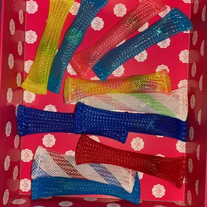 (REA) Mesh marbles  - Finns i alla färger på bilden, jätte roliga att leka med och bra att ha på skolan/ jobbet för att dessa är tysta. 9kr/st. Bra för stress, ångest, adhd, add, asberger.