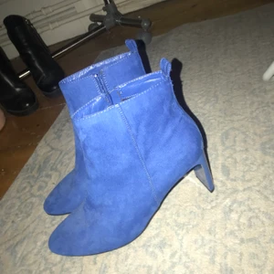 Skor  - Säljer oanvända skor ! 