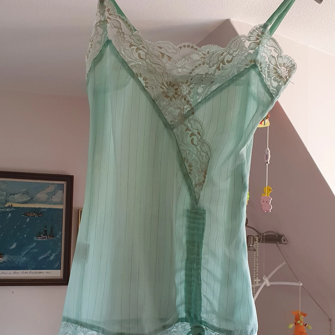 En lila klänning  - 90