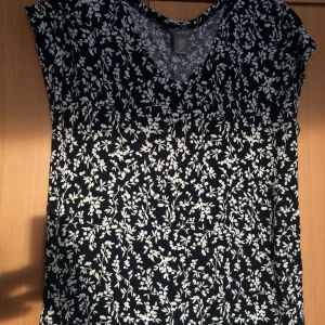 Tröja - Ny tröja i S-storlek köpt från Lindex